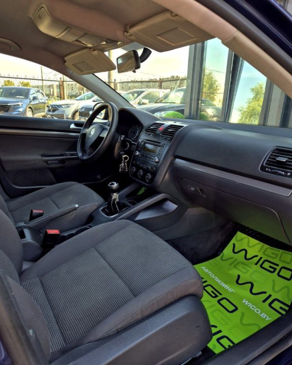 Volkswagen Jetta V - Image 11