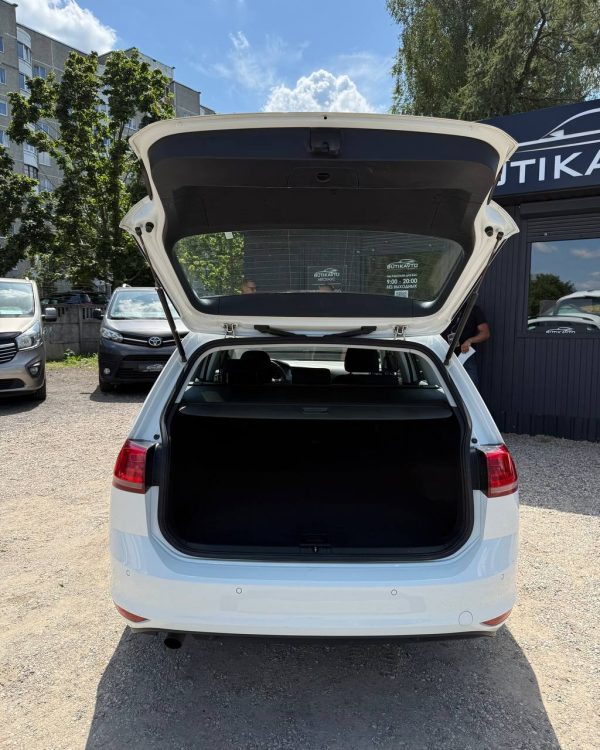 Volkswagen Golf VII - Image 12
