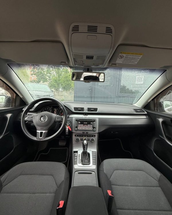 Volkswagen Passat B7 - Image 9
