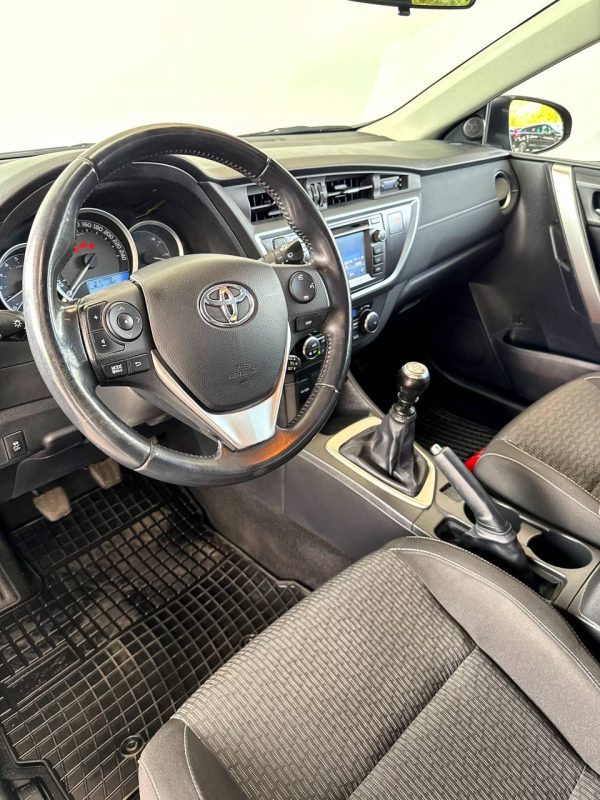 Toyota Auris II (E180) - Image 11