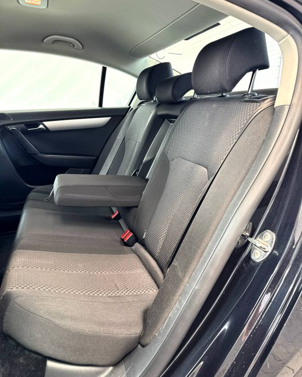 Volkswagen Passat B7 - Image 14