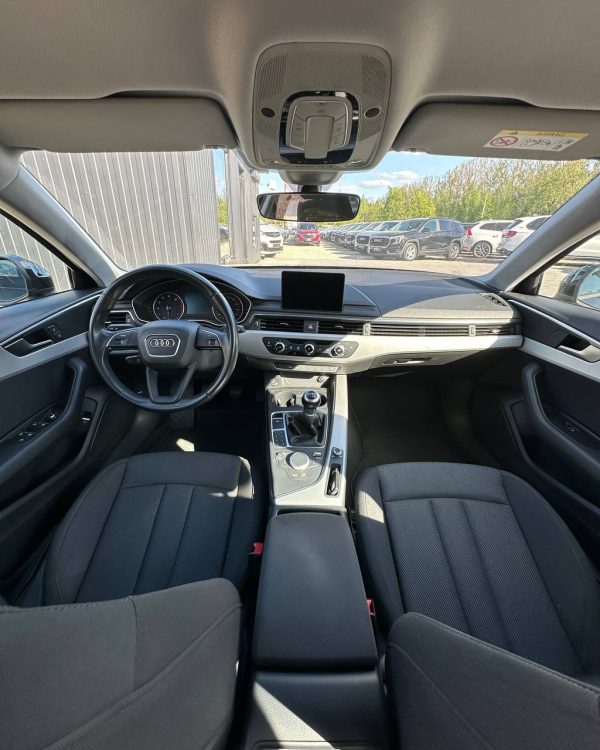 AUDI A4 - Image 9