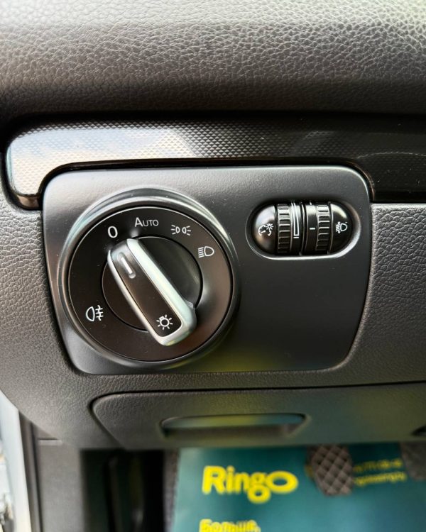 Volkswagen Golf VI - Image 16