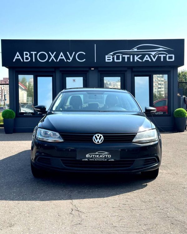 Volkswagen Jetta VI - Image 2