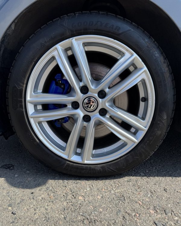 VOLKSWAGEN GOLF GTE - Image 17