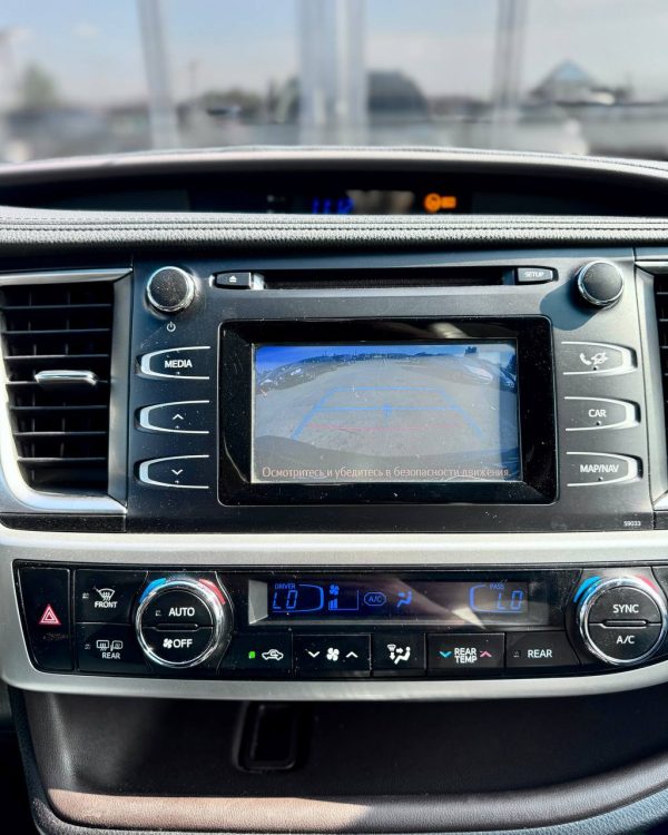 Toyota Highlander III (XU50) - Image 17