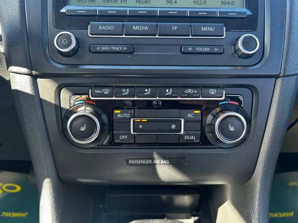 Volkswagen Golf VI - Image 24