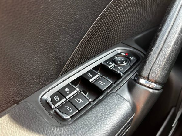 Porsche Cayenne II · 958 - Image 30