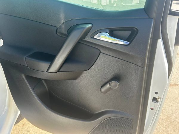 Opel Meriva II - Image 13
