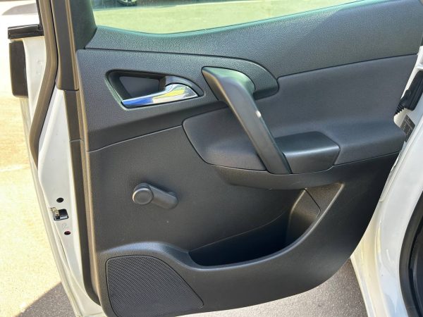 Opel Meriva II - Image 11