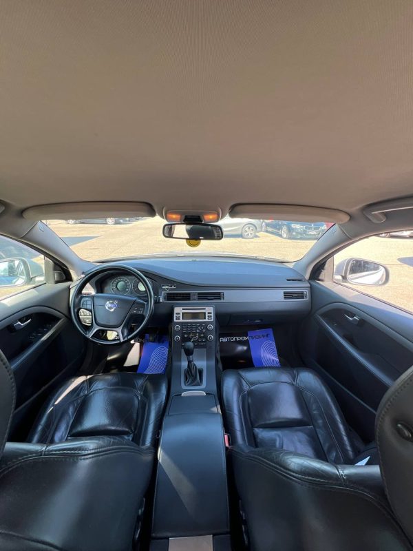 Volvo V70 - Image 13
