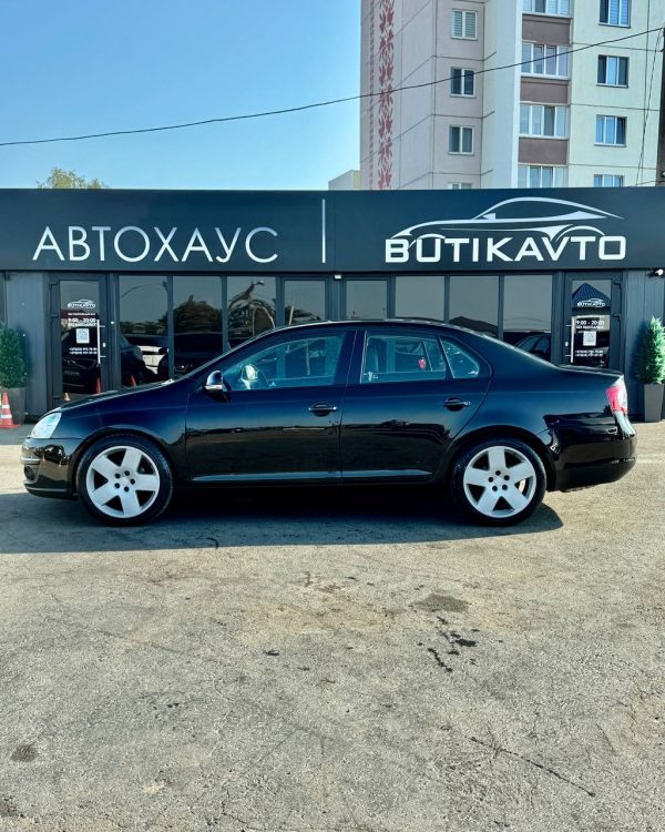 Volkswagen Jetta V - Image 4
