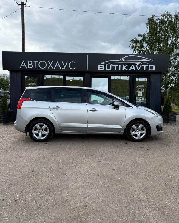 PEUGEOT 5008 - Image 7