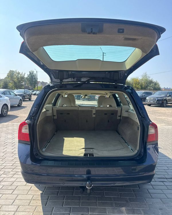 Volvo V70 III - Image 12