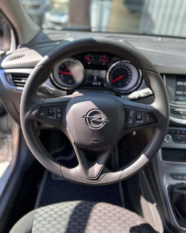 Opel Astra - Image 11