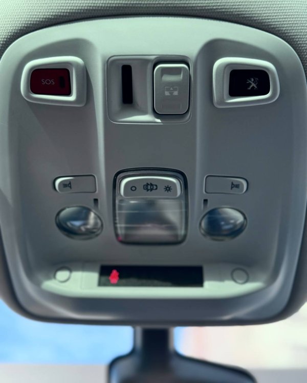 Peugeot 308 T9 - Image 17
