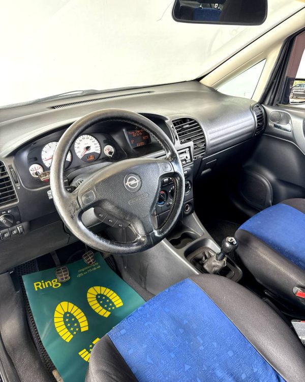 Opel Zafira A - Image 11