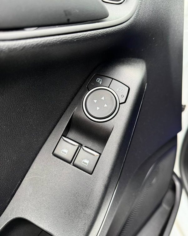 FORD FIESTA - Image 15