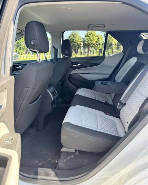 CHEVROLET EQUINOX LS - Image 12