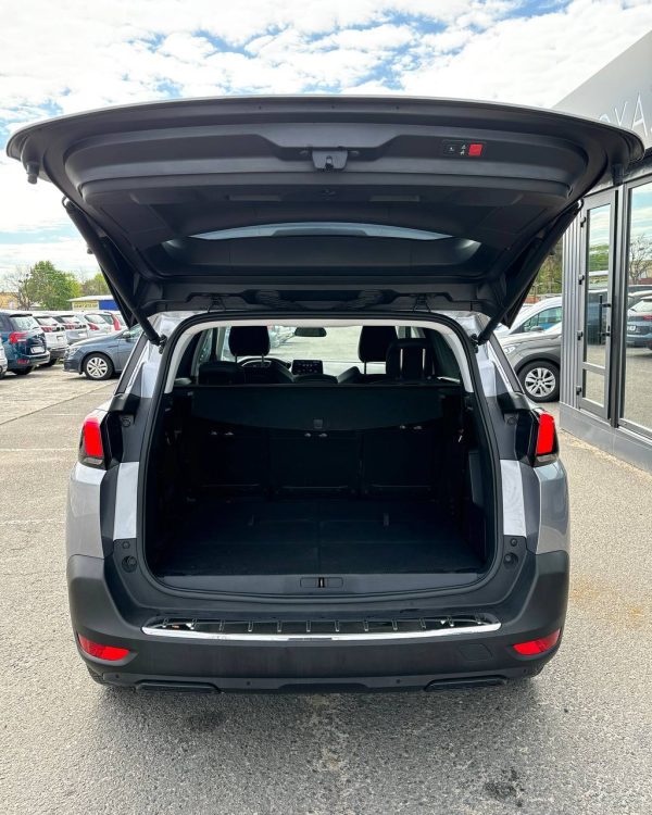 PEUGEOT 5008 - Image 13