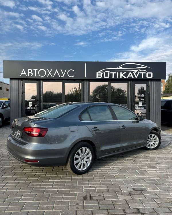 Volkswagen Jetta VI · Рестайлинг - Image 6