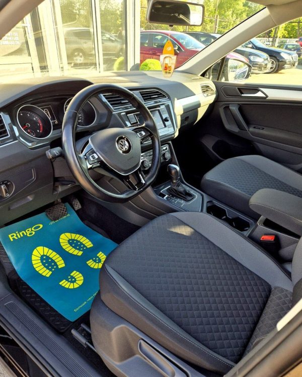 Volkswagen Tiguan - Image 9