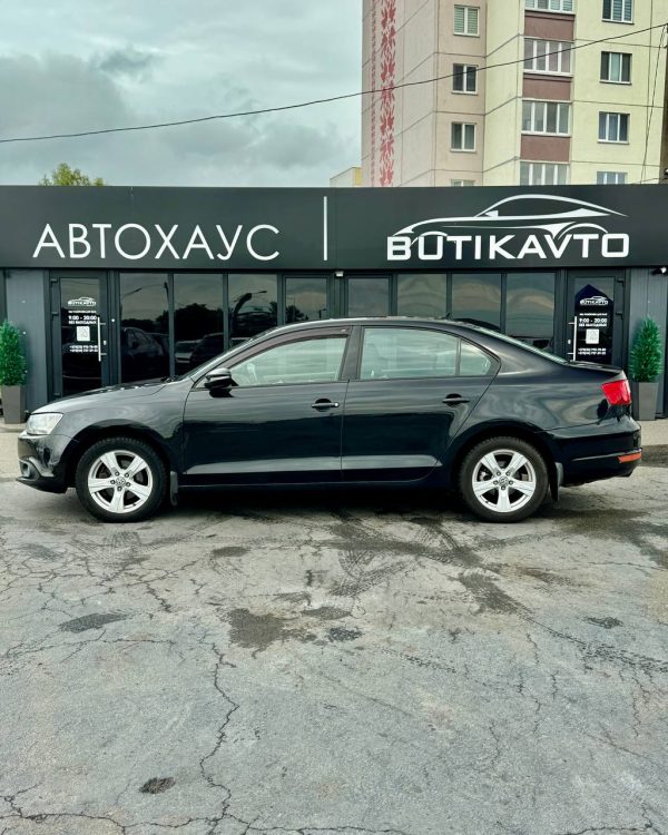 Volkswagen Jetta VI - Image 4