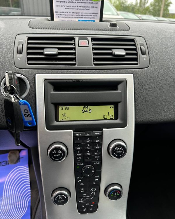 VOLVO V50 - Image 10