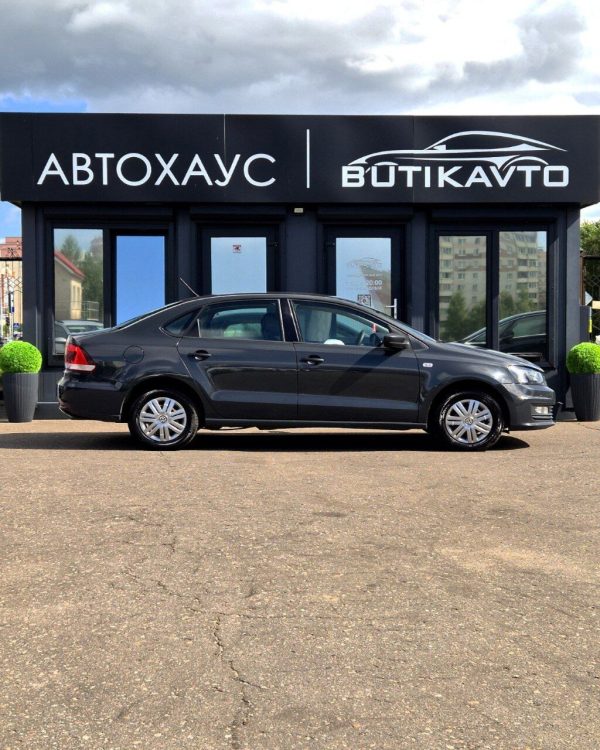 Volkswagen Polo Sedan I · Рестайлинг - Image 8