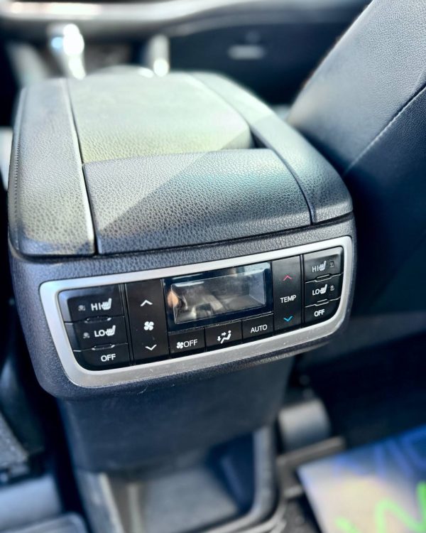 Toyota Highlander III (XU50) - Image 16