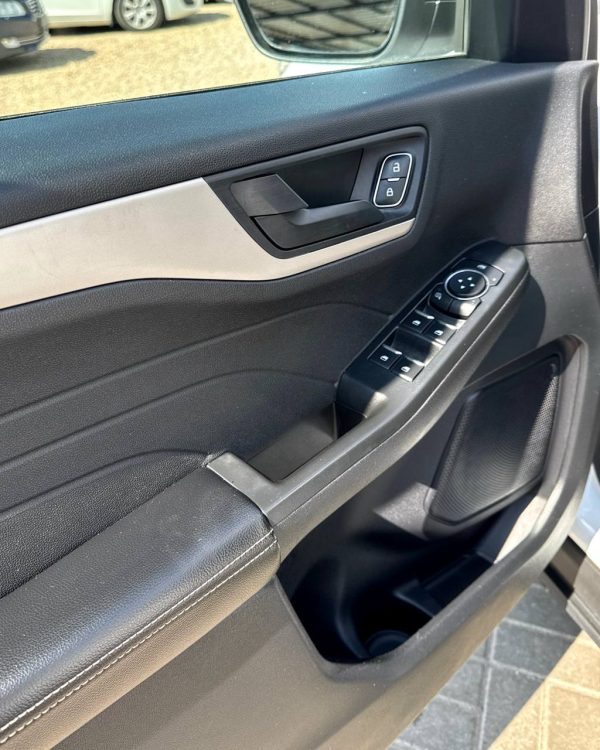 Ford Escape IV - Image 10