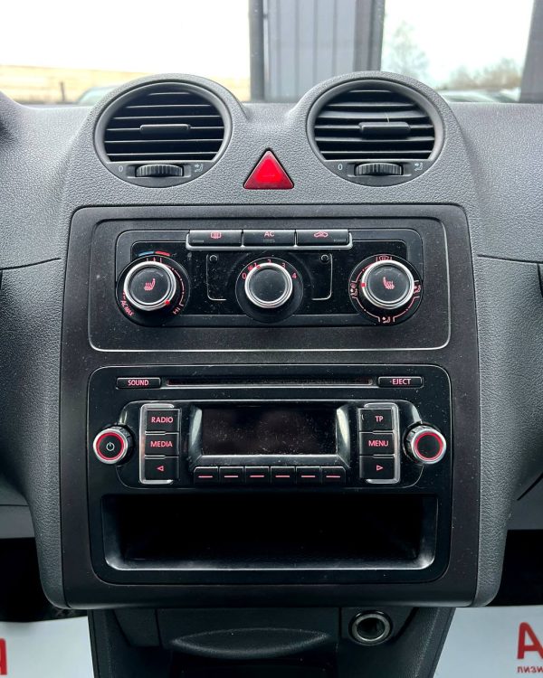 Volkswagen Caddy Maxi - Image 13