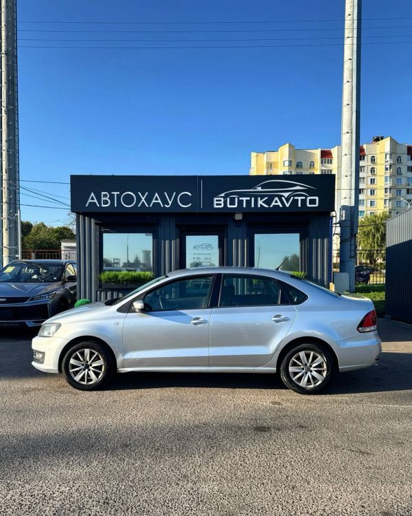 Volkswagen Polo Sedan I · Рестайлинг - Image 8