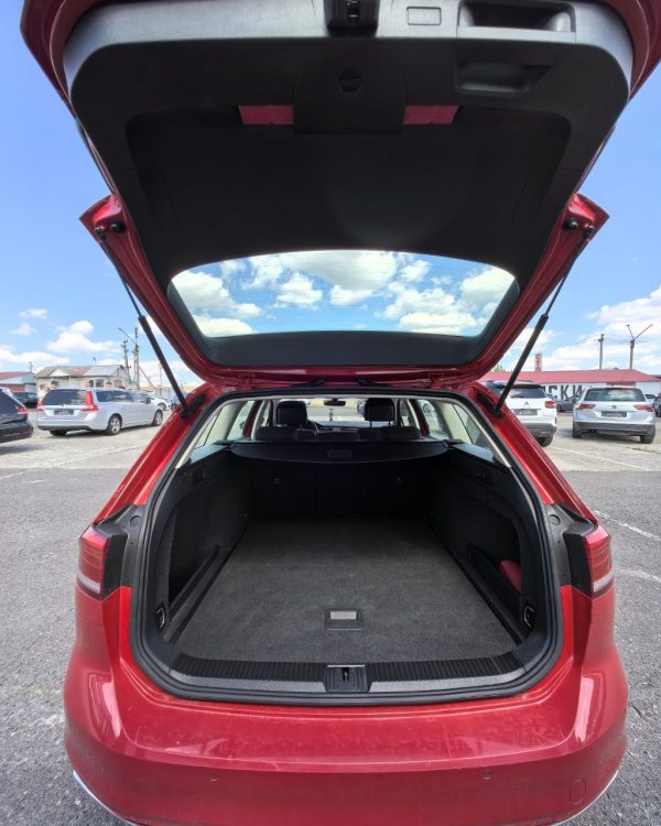 Volkswagen Passat B8 - Image 12