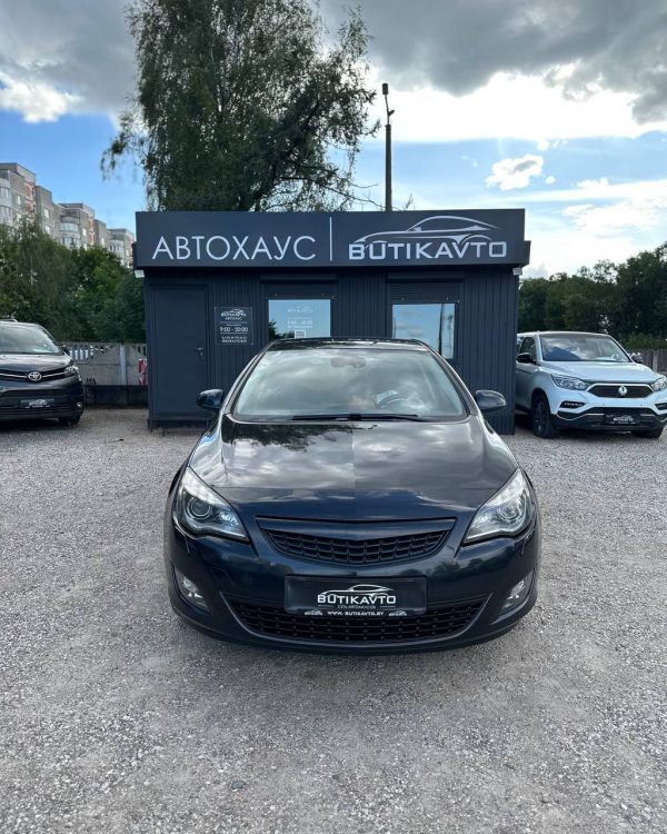 Opel Astra J - Image 2