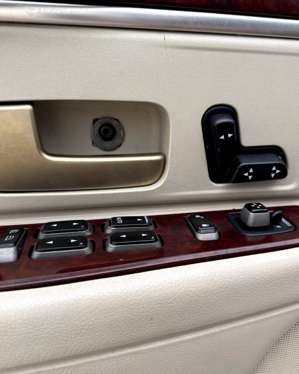 Lincoln Town Car III · Рестайлинг - Image 17