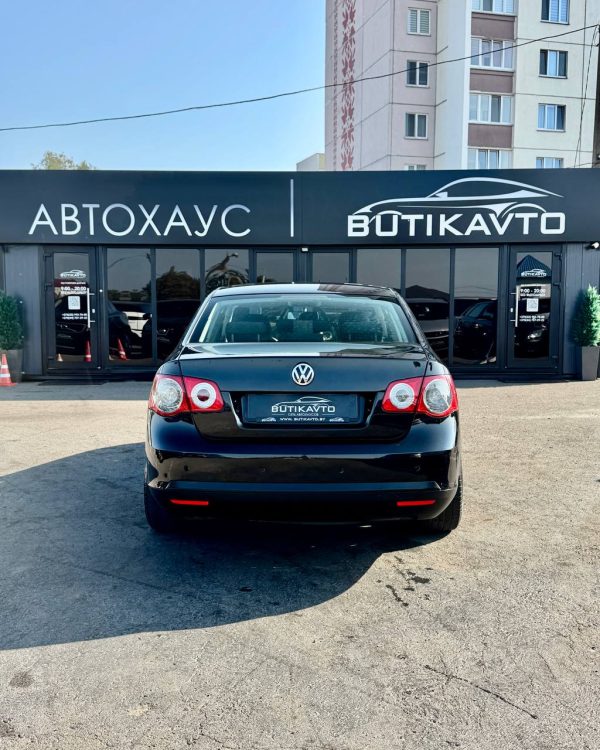 Volkswagen Jetta V - Image 6