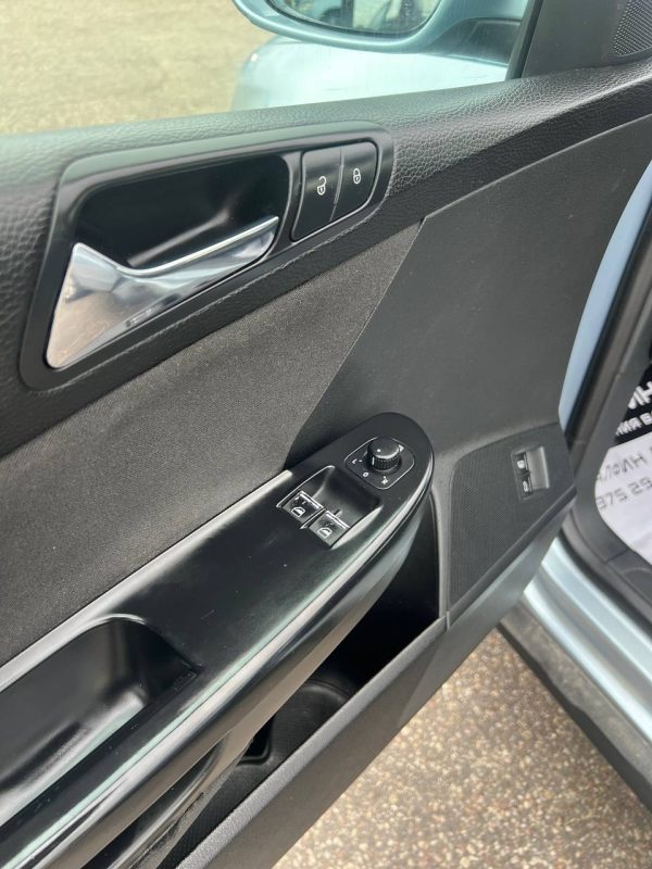 Volkswagen Passat B6 - Image 9