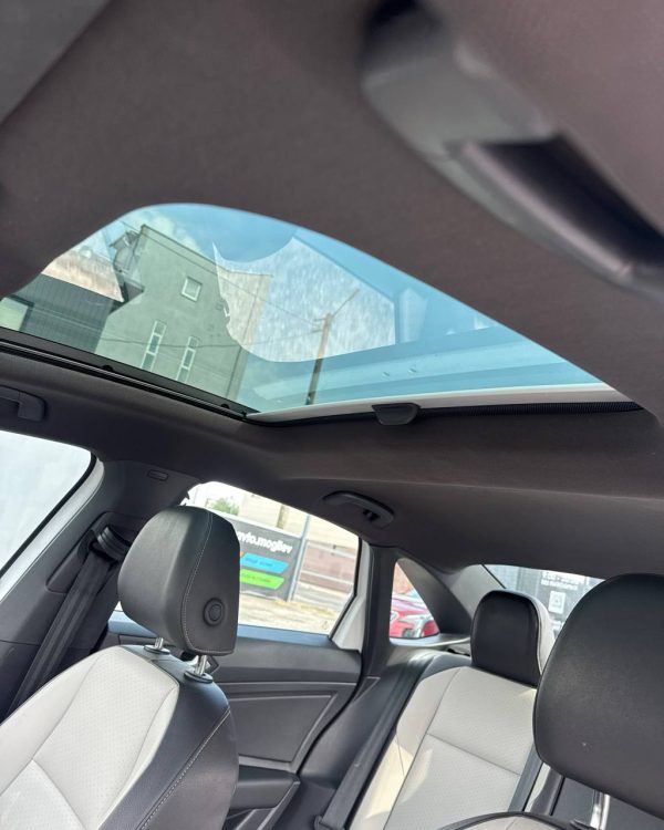 Volkswagen Jetta VII - Image 21
