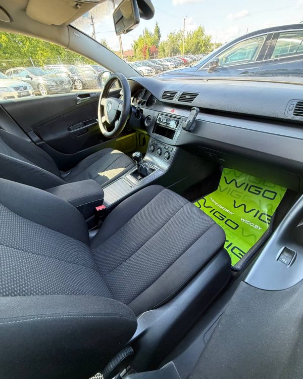 Volkswagen Passat B6 - Image 14