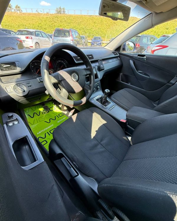 Volkswagen Passat B6 - Image 11