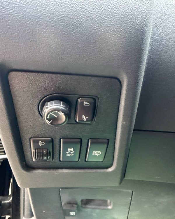 NISSAN QASHQAI - Image 18