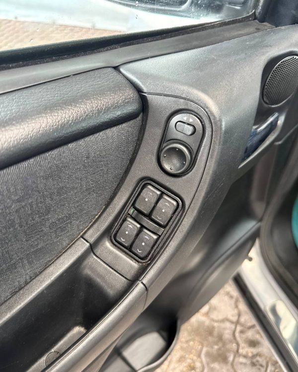 Opel Zafira A - Image 9