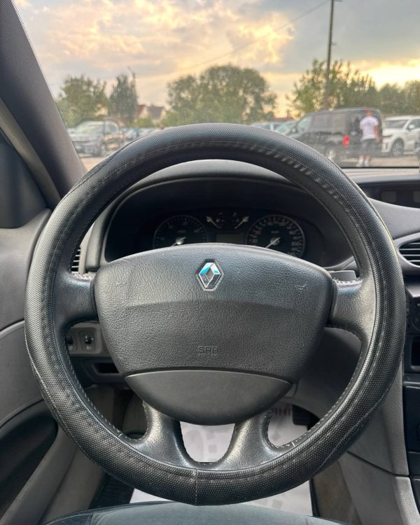 Renault Laguna II - Image 17