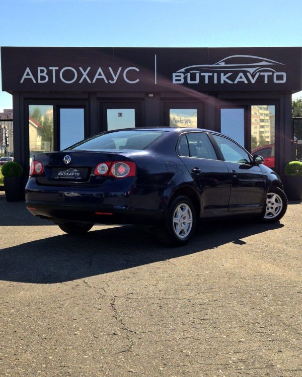 Volkswagen Jetta V - Image 6
