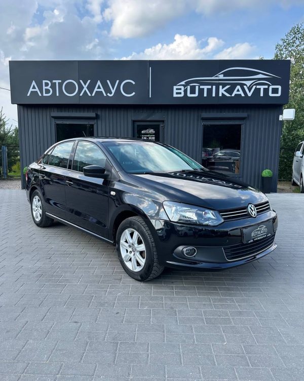 Volkswagen Polo Sedan I