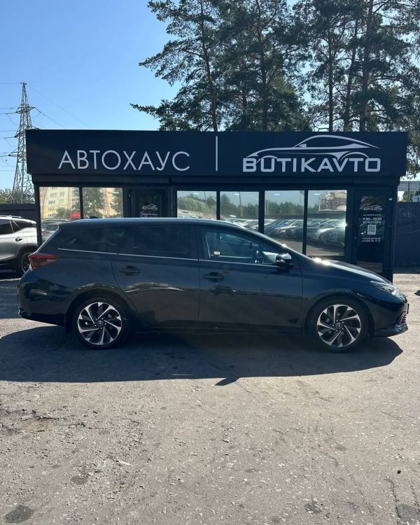 Toyota Auris II (E180) · Рестайлинг - Image 14