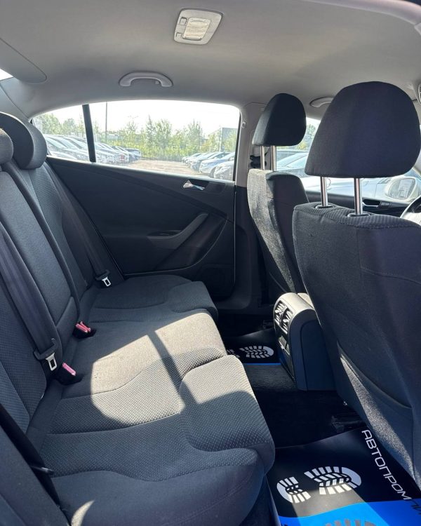 Volkswagen Passat B6 - Image 11