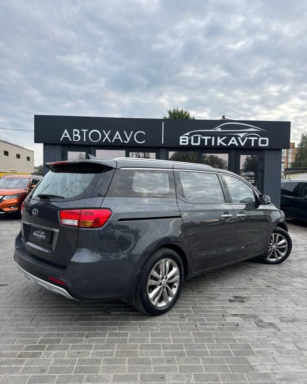 Kia Carnival III - Image 6
