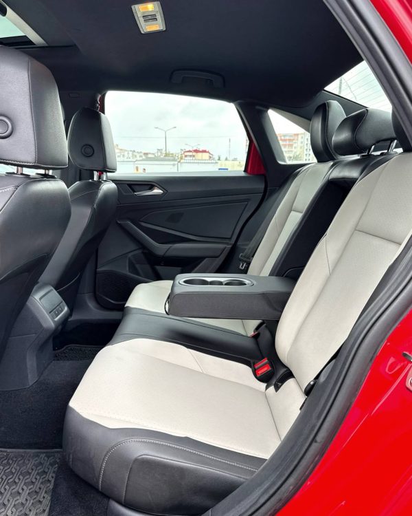 Volkswagen Jetta VII - Image 13